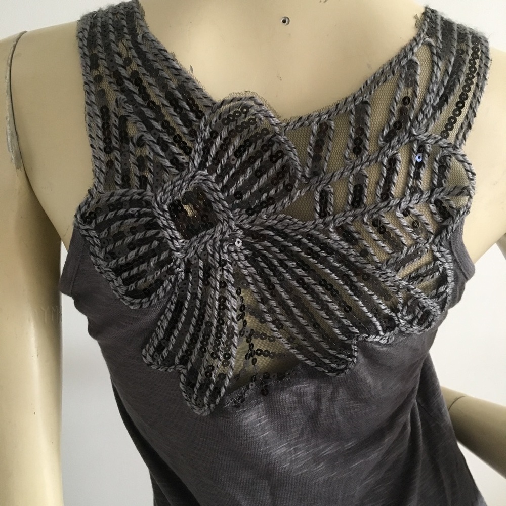 Gray scoop neck racer back tank top with bow detail on back